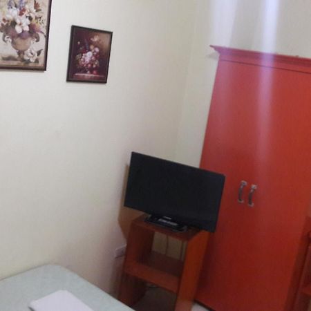 Aranas-Carillo Travellers Inn Калибо Экстерьер фото